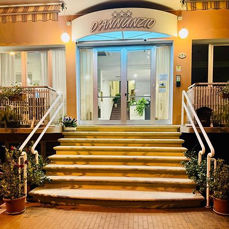 Hotel D'Annunzio Cattolica Bagian luar foto