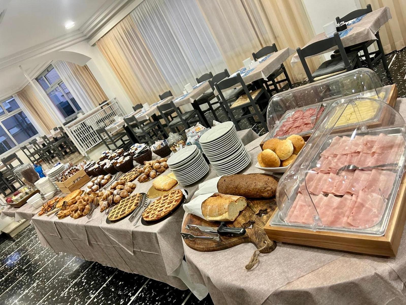 Hotel D'Annunzio Cattolica Bagian luar foto